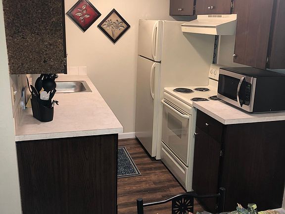 4th image of 1104 S Jefferson St #104