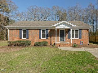 817 Starfield Ct, Fuquay Varina, NC 27526