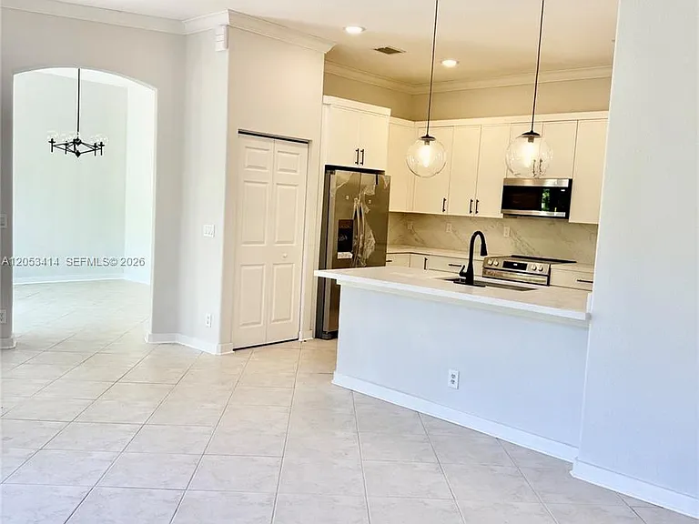 4946 SW 38th Way — Photo 12