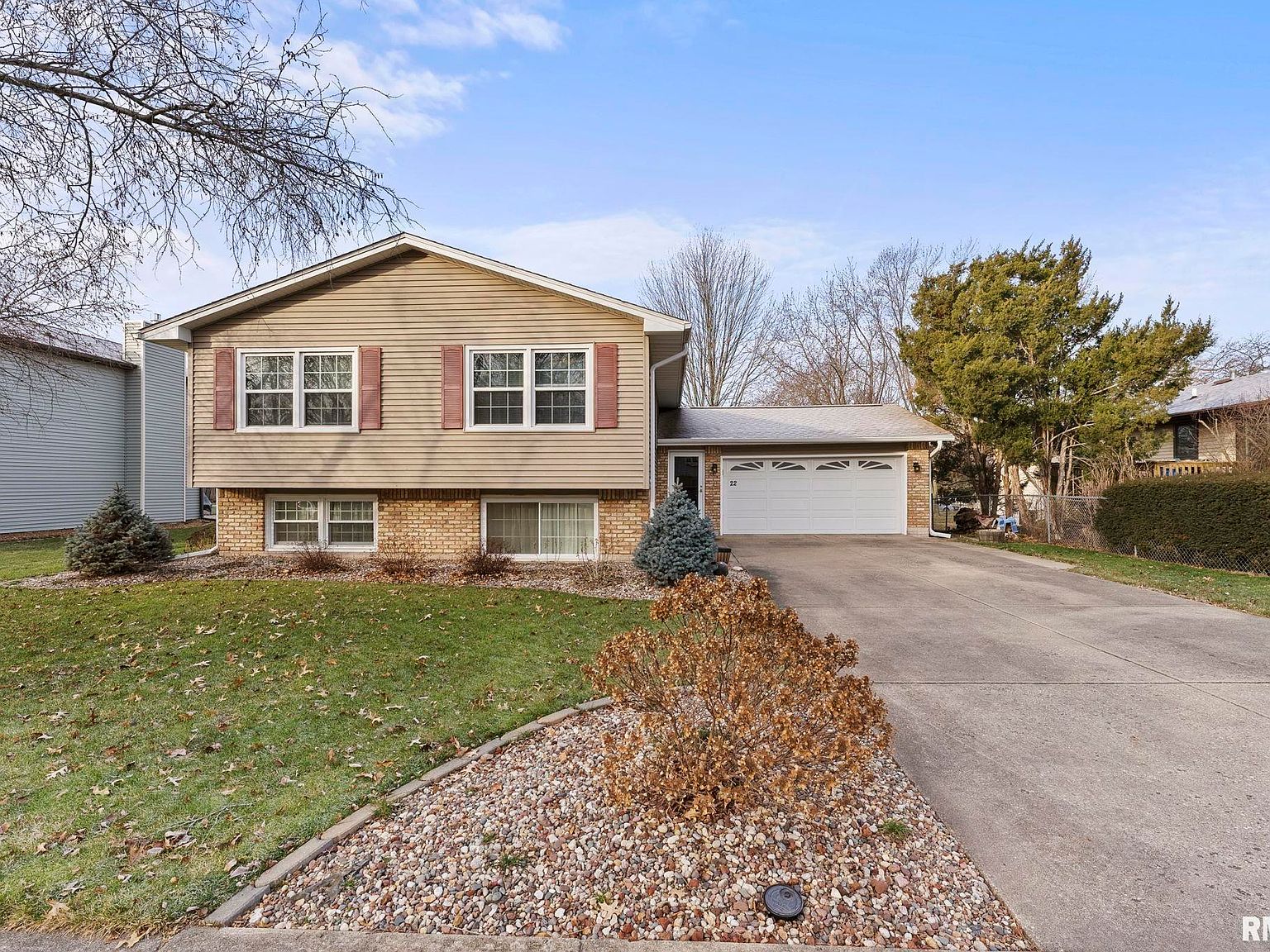 22 Highland Ct, Davenport, IA 52803 | Zillow