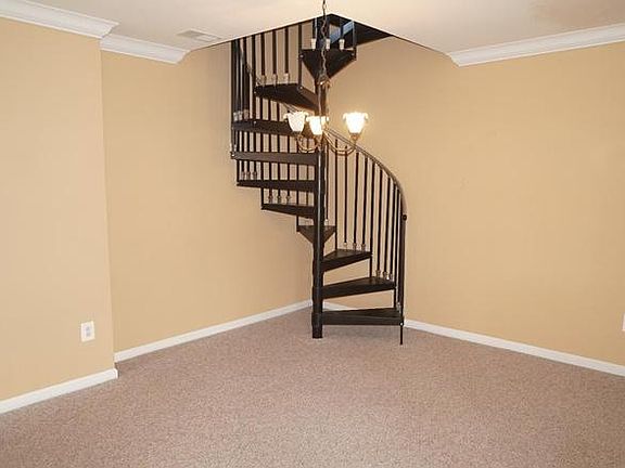 3rd image of 104 River Birch Cir