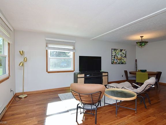 5th image of 240 Claridon Rd
