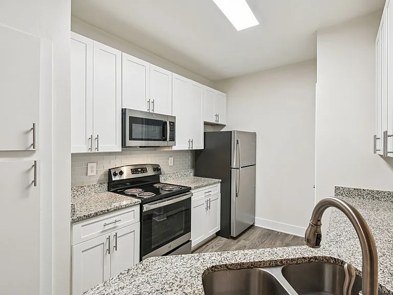 Wesley St. James Apartments at Sandy Springs — Photo 6