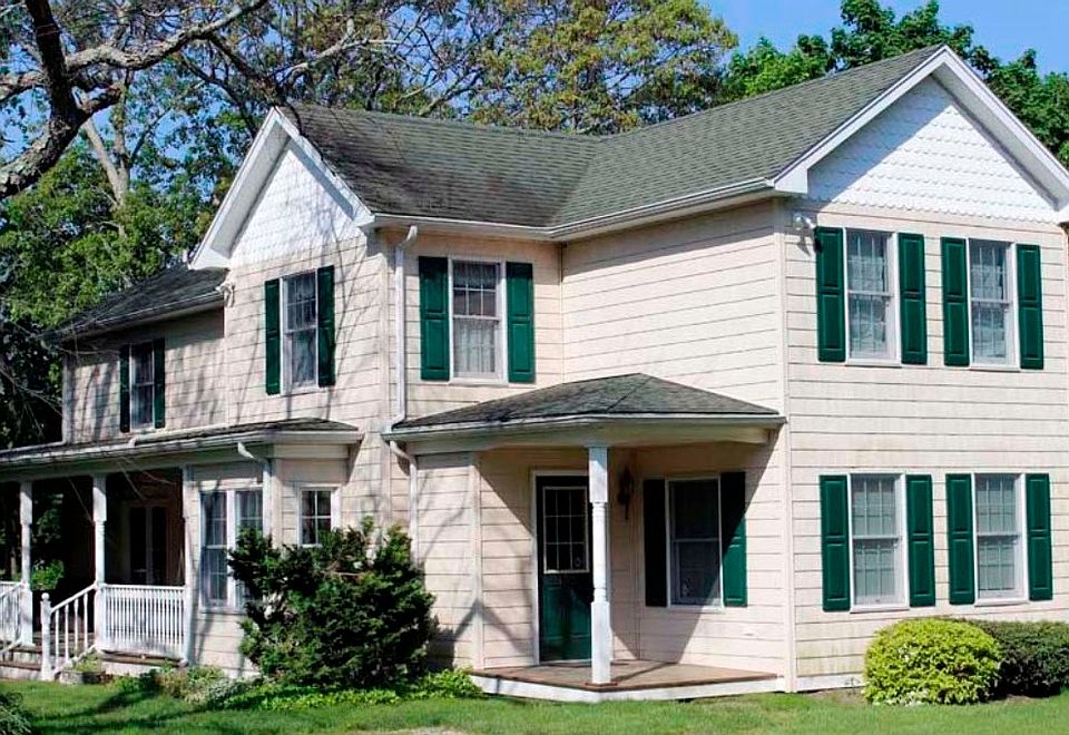 1st image of 185 Maiden Ln