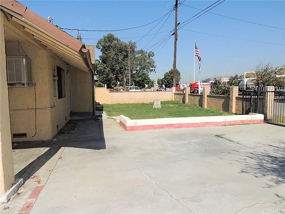 3rd image of 14537 Rosemary Dr