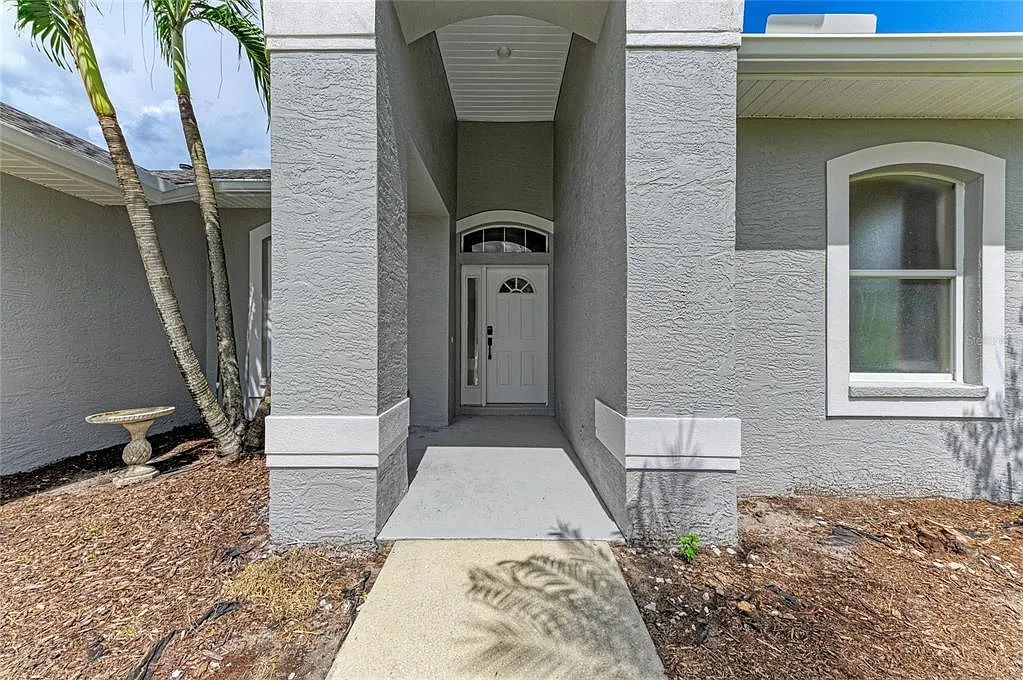 3 bed, 2.0 bath, 1641 sqft, $2,800 — Photo 4