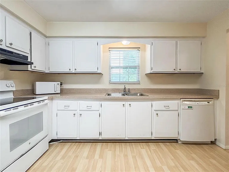 1706 Belleair Forest Dr #252 — Photo 20