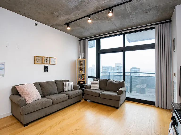 235 W Van Buren St #3108 — Photo 7