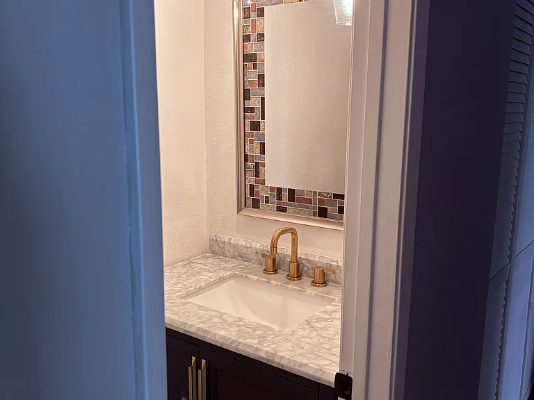 904 S Mountain Ave #B — Photo 16