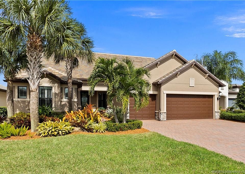 1st image of 605 SE Monteiro Dr