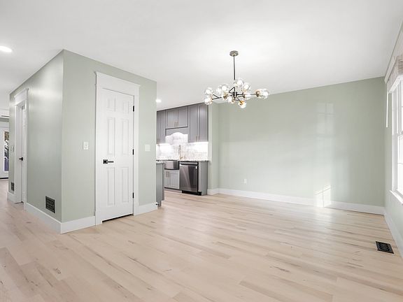 Dining room/entryway.