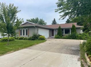 323 Santa Fe Trl, Waunakee, WI 53597