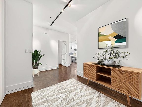 4th image of 845 Spring St NW #Penthouse 5