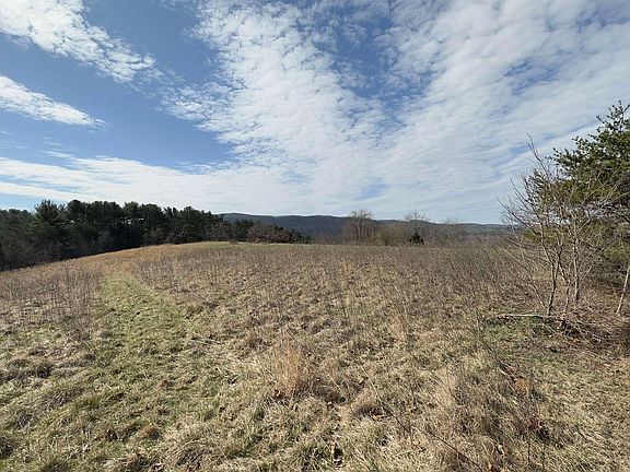 3rd image of 4278 Pleasure View Dr
