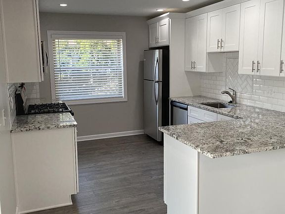 2nd image of 3621 Rocky River Dr
