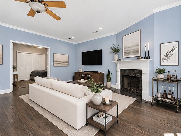 5th image of 3715 N Wilton Ave APT 1