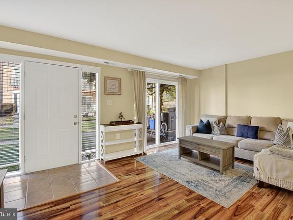 3rd image of 2498 Sun Valley Cir