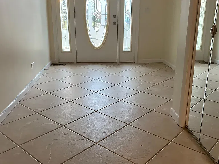 18 W Stevenson Dr — Photo 5