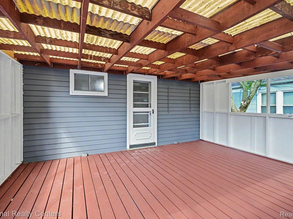 241 S Manitou Ave, photo 19