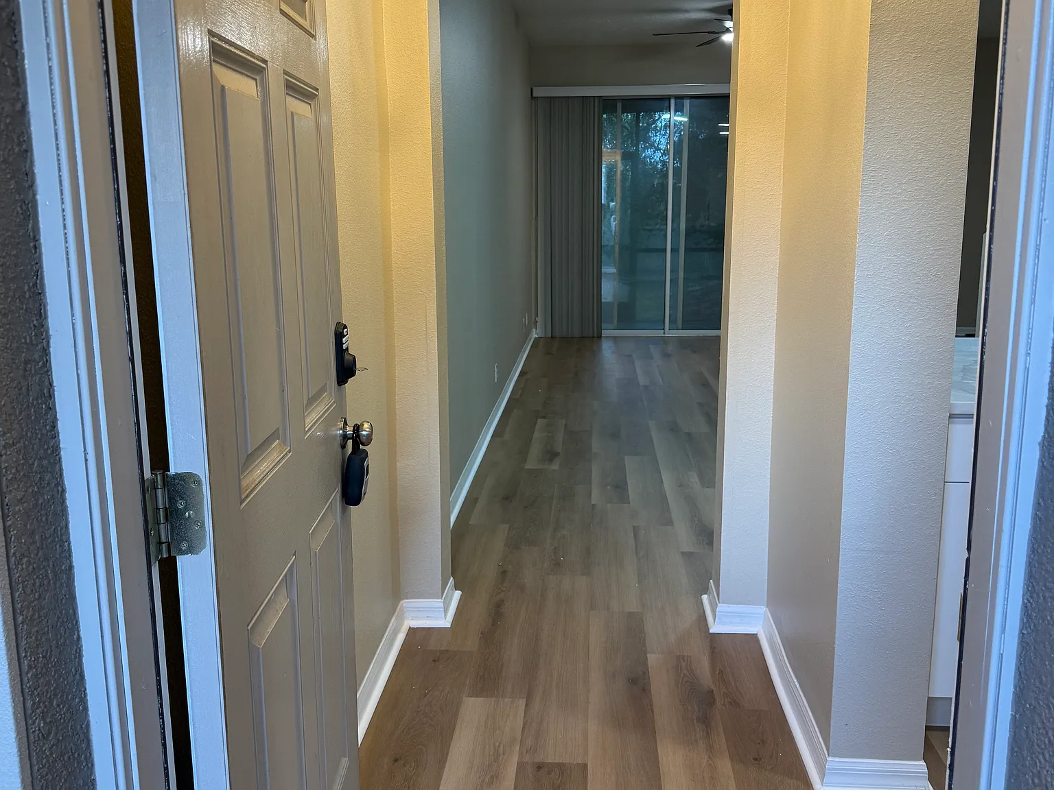 2 bed, 2.5 bath, 1240 sqft, $2,200 — Photo 3