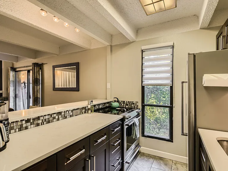 222 Creekside Dr #204A — Photo 8