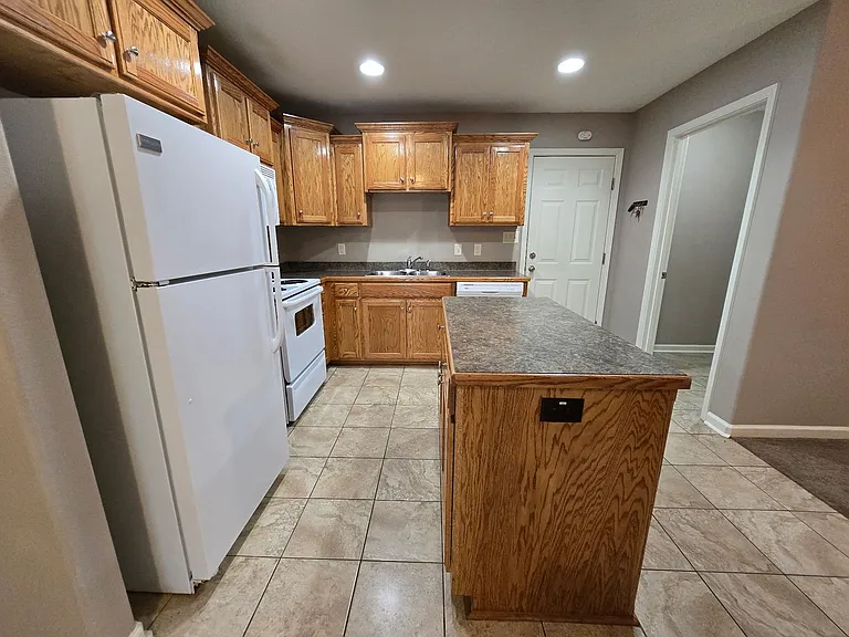 3513 Terrace Hill Ct — Photo 2