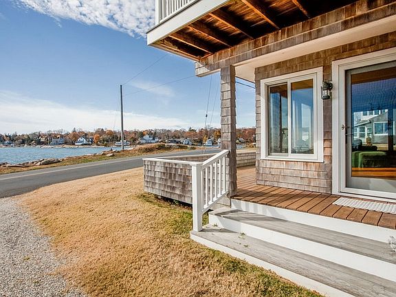 Side View Entrance From Driveway