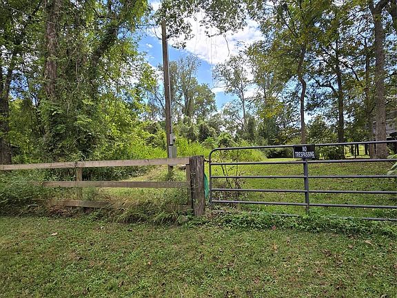 4th image of 1438 County Road 2167