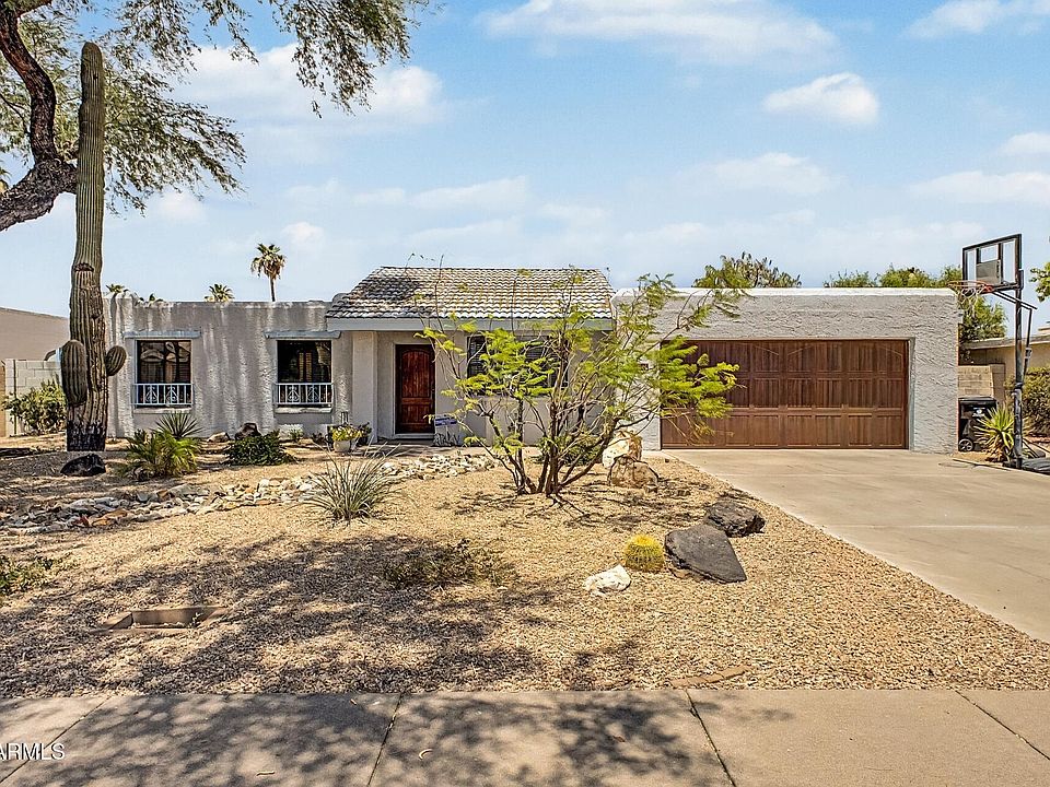 1st image of 2818 E PARADISE Drive