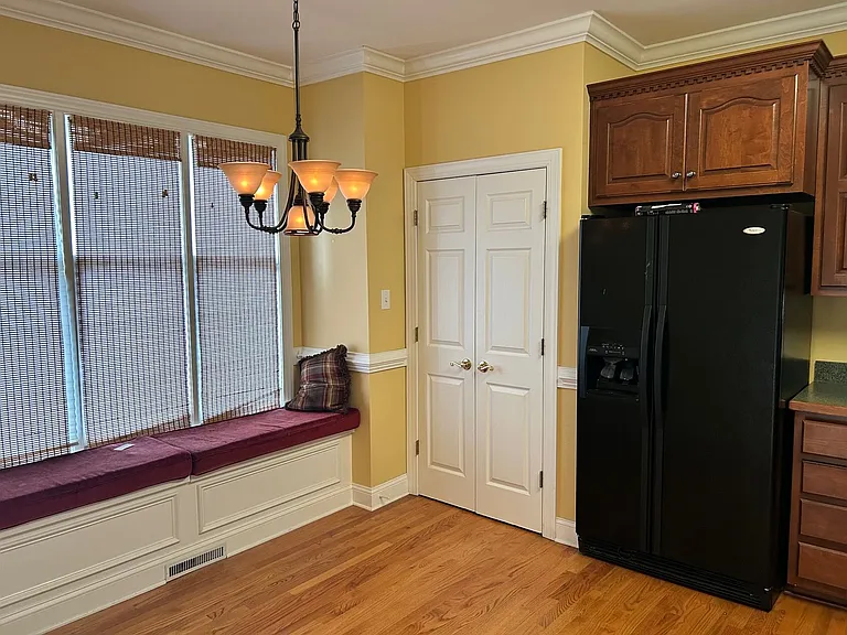 4890 Independence Dr #8 — Photo 3