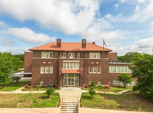 3010 W 7th St #304, Little Rock, AR 72205