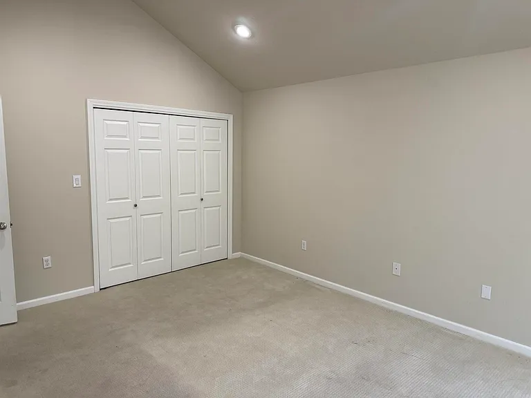12 Enclave — Photo 13