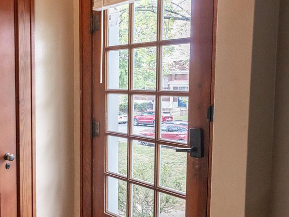 5th image of 2326 Chestnut Ave