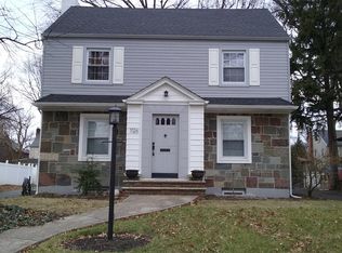 1126 Coolidge Rd, Elizabeth, NJ 07208