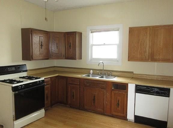 5th image of 301 Pearl St