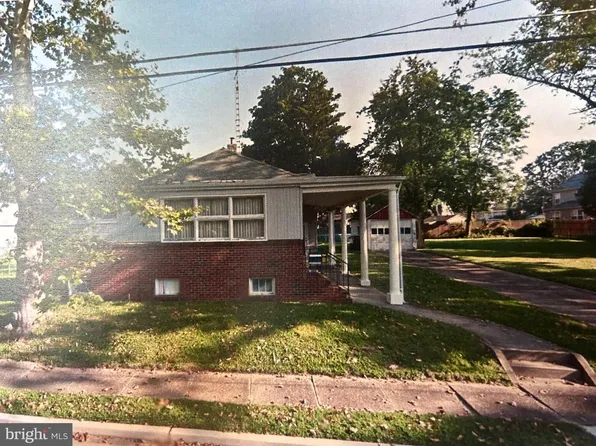 405 Lake Ave, Glendora, NJ 08029