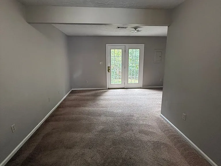 148 W Peach St — Photo 16