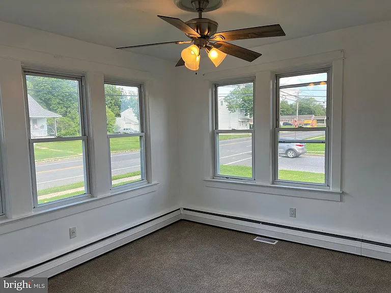 703 N Main St — Photo 5