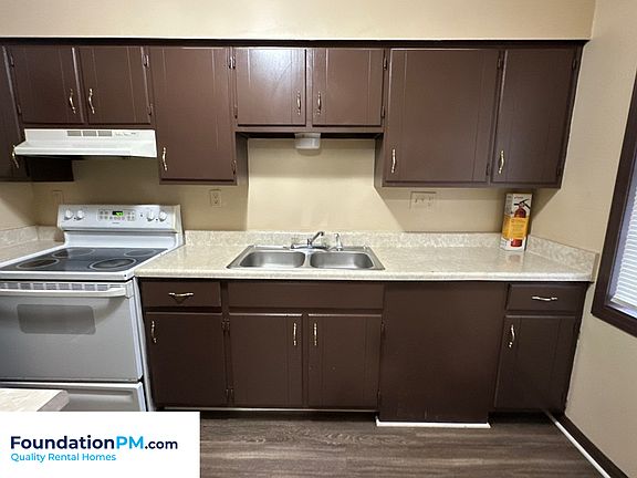 4th image of 1054 University St #1