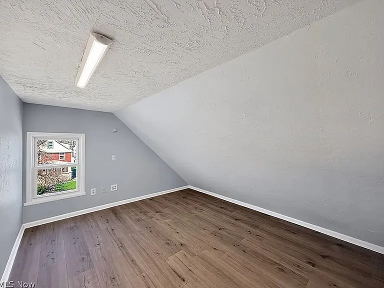 1850 E 32nd St #1 — Photo 10