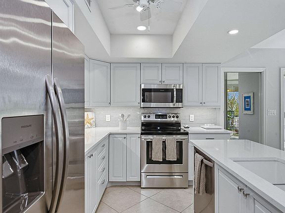 4th image of 4051 Gulf Shore Blvd N #300