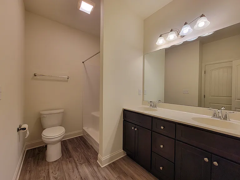 642 Brentwood Dr — Photo 15