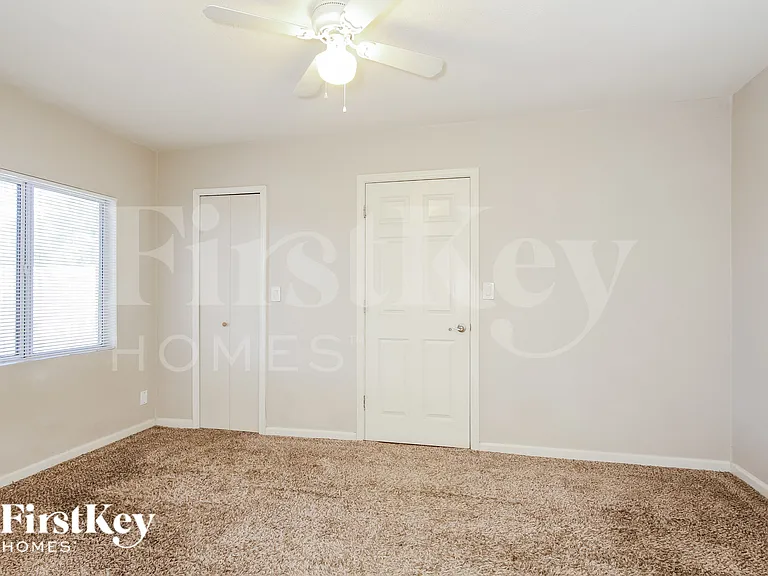 2907 E Michelle Dr — Photo 10