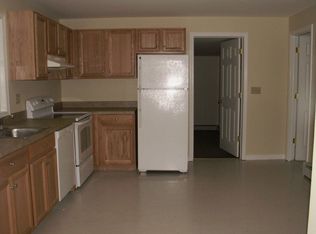 147 E Main St APT 3, Clinton, CT 06413