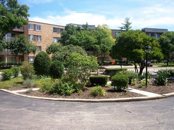 225 S Rohlwing Rd UNIT 604