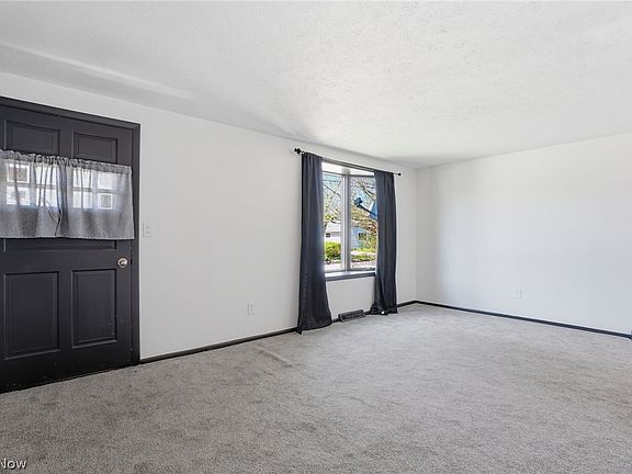 3rd image of 4307 W 152nd St