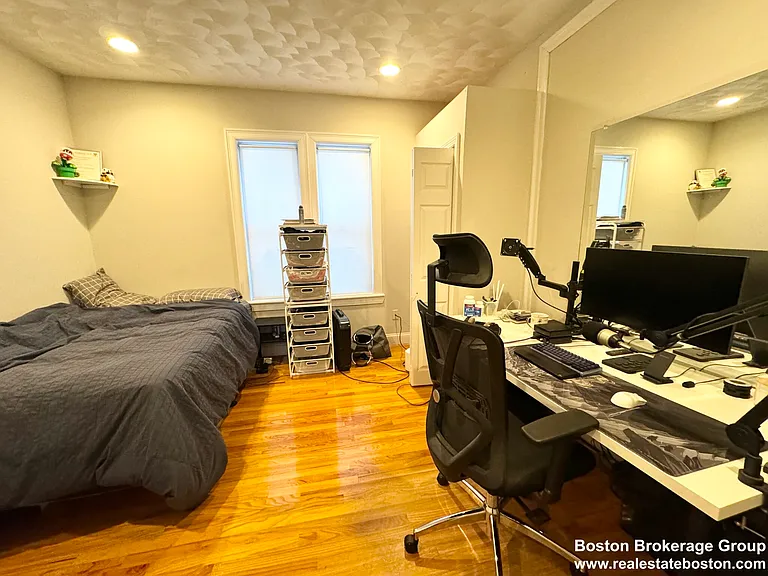 157 E Cottage St #1 — Photo 5