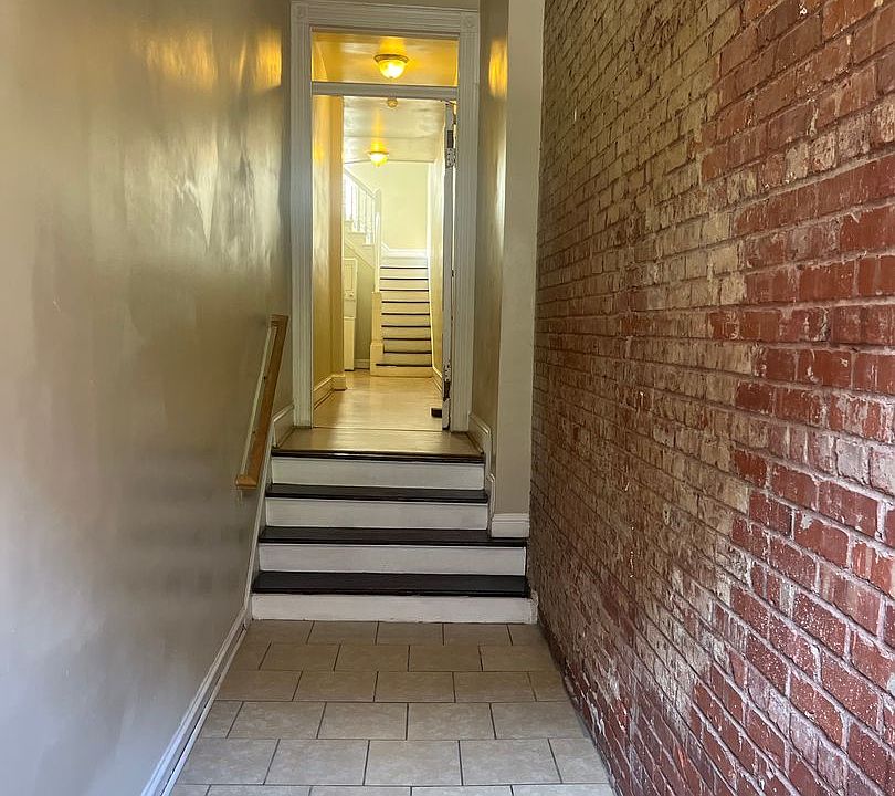 1st image of 415 W Grace St