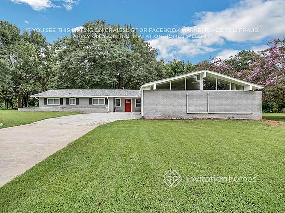 2nd image of 2557 Kings Park Cir