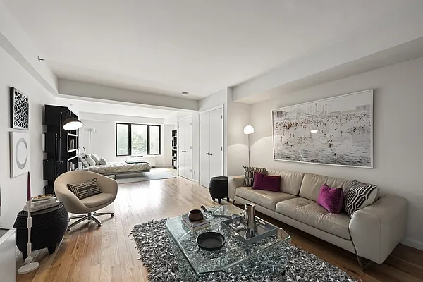 Sold by Nest Seekers International | media 8